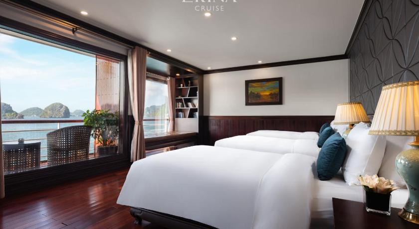 Image of Deluxe Triple Room 0