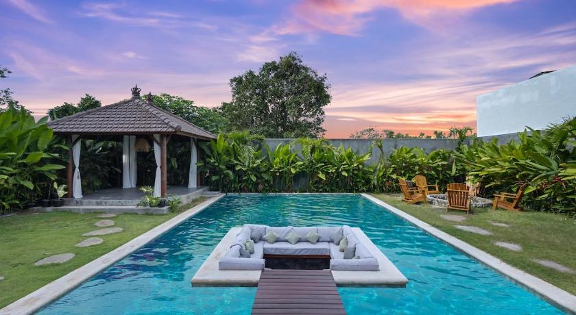 Tampilan Brand New 4BR Villa with Pool, Sauna & Fire pit close to Nusa Dua and Uluwatu