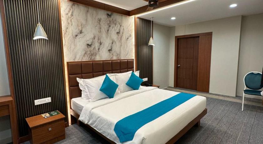 Nexstay Bloomax Residency
