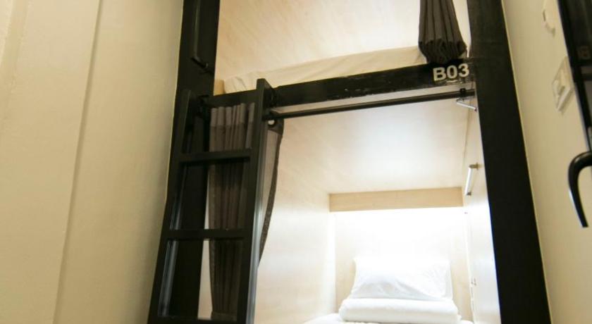 Lamurr Sukhumvit 41 Hostel photo