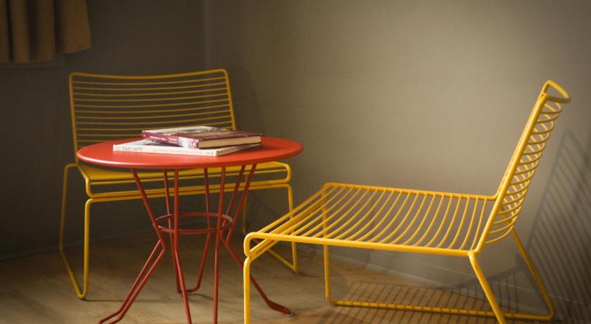 ポルト CATS Porto Hostel 2つ星 ホテル プール