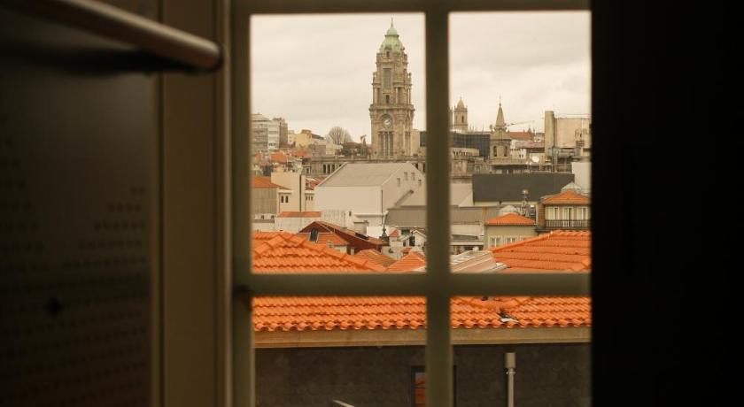 ポルト CATS Porto Hostel 2つ星 ホテル レストラン