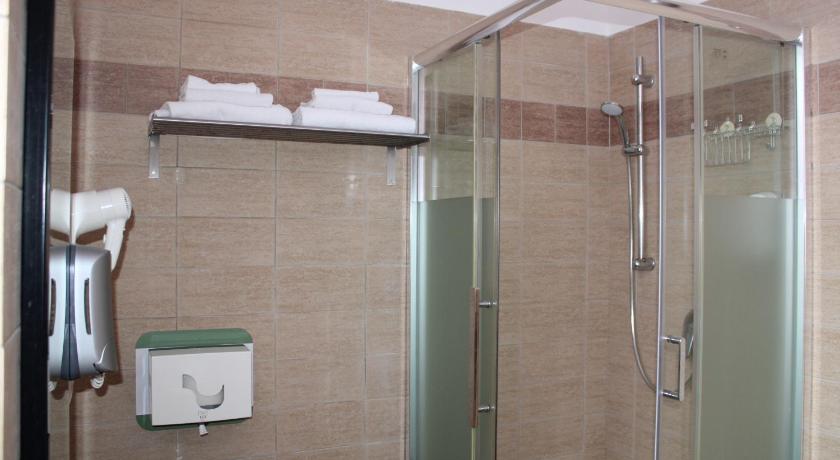 Image of Double or Twin Room with Private Bathroom 3