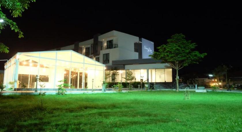 サラブリー Chuan Chom The High Resort 3つ星 ホテル プール