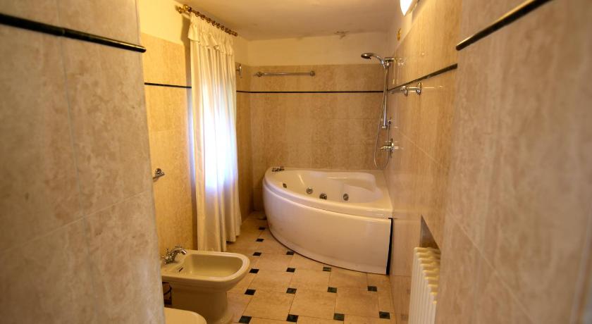 Image of Family Suite (5 Adults) 5