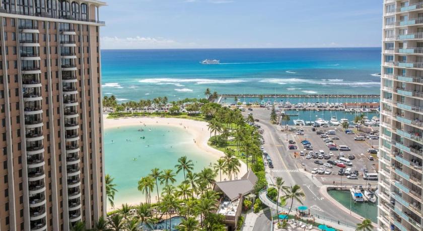 26 FREE Parking Ocean Front 2br-Waikiki Ala Moana