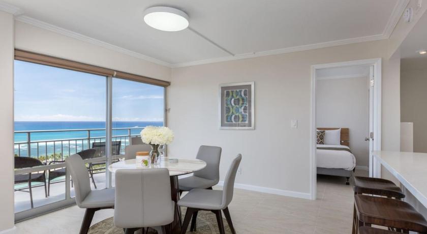 26 FREE Parking Ocean Front 2br-Waikiki Ala Moana