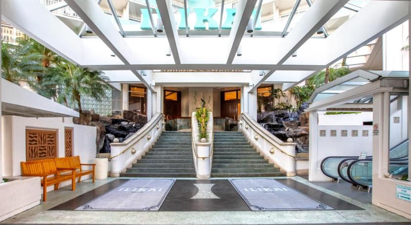 26 FREE Parking Ocean Front 2br-Waikiki Ala Moana