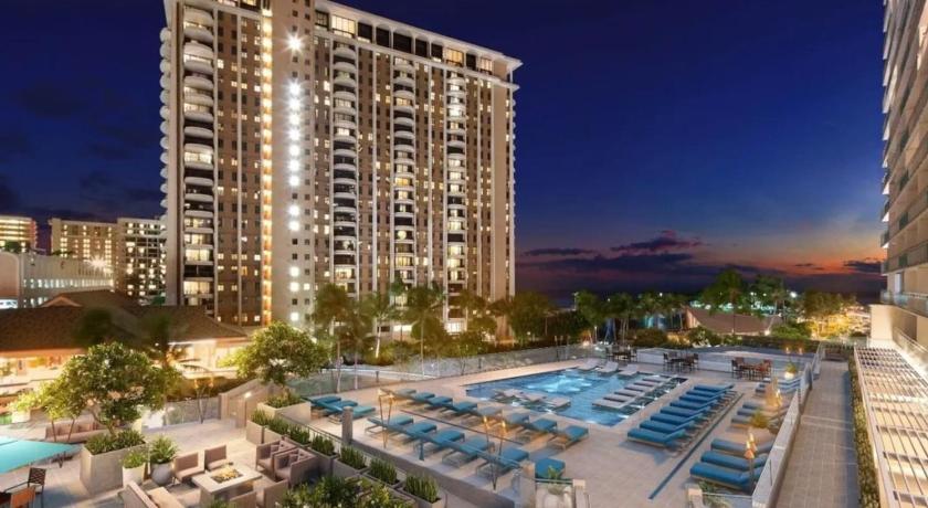 26 FREE Parking Ocean Front 2br-Waikiki Ala Moana
