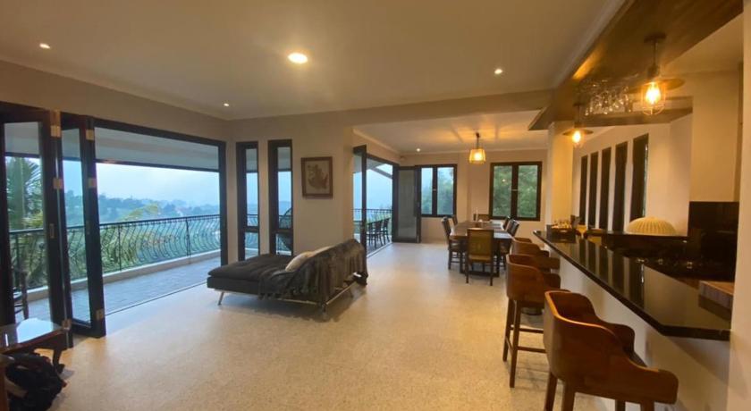 Tampilan Villa Alleira 4BR Lembang Bandung Mountain View Include BBQ & Bornfair Facility BOOK FOR 1 VILLA
