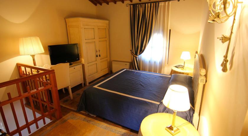 Image of Junior Suite with Garden View 11