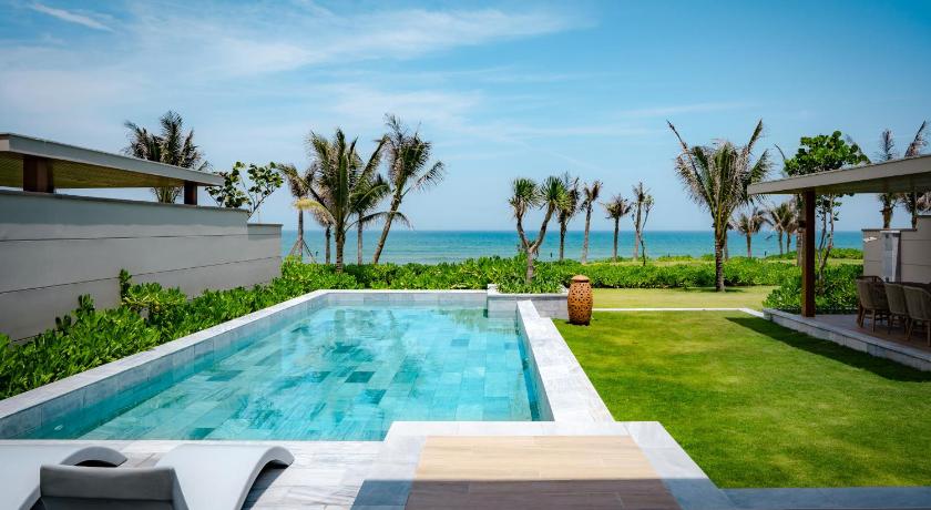 Image of Four-bedroom Beachfront Pool Villa - Ocean Club Access 6