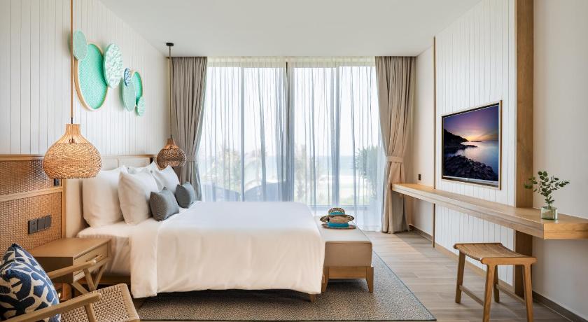 Image of Four-bedroom Beachfront Pool Villa - Ocean Club Access 3