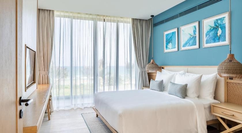 Image of Four-bedroom Beachfront Pool Villa - Ocean Club Access 5