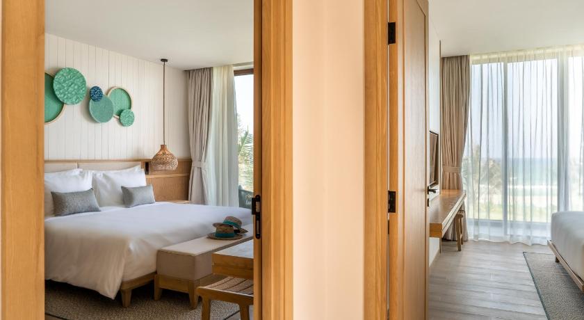 Image of Four-bedroom Beachfront Pool Villa - Ocean Club Access 8