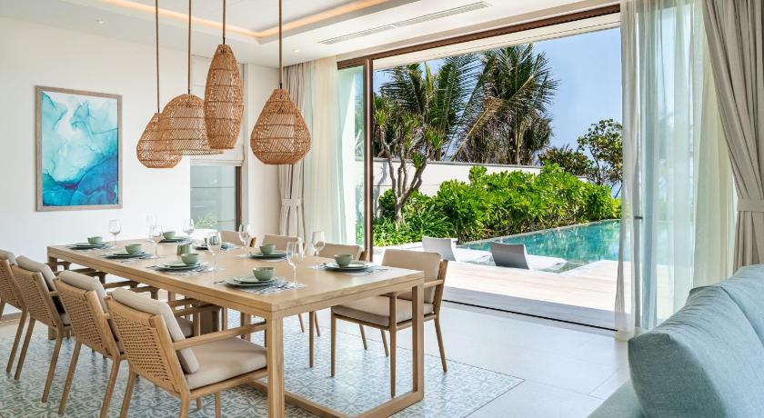 Image of Four-bedroom Beachfront Pool Villa - Ocean Club Access 7