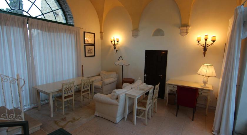 Image of Suite with Pool View 11