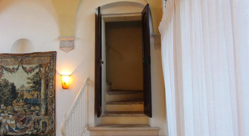 Image of Suite with Pool View 15