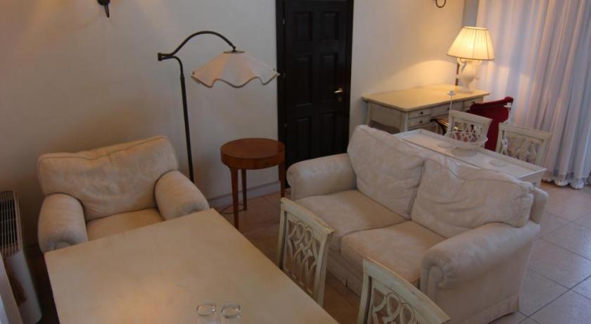 Image of Suite with Pool View 14