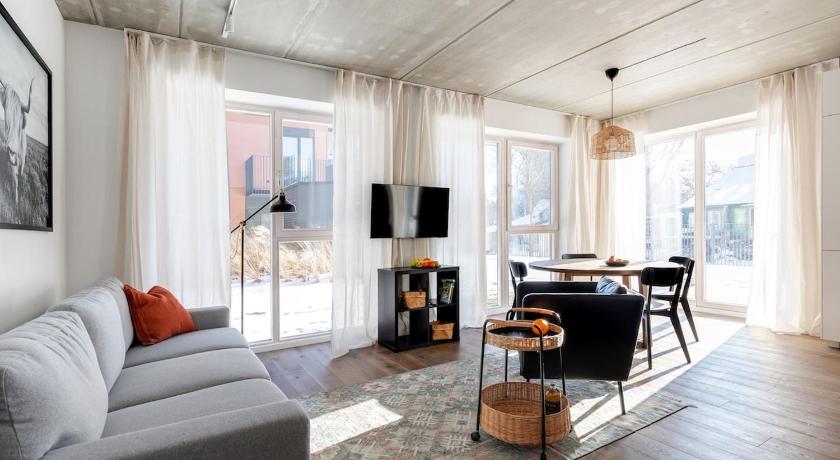 Sunny, Peaceful & Spacious Apartment by URBAN RENT