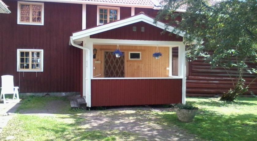 Dranggardens Stuga pa Genuin Rattviksgard — Hotel in Boda