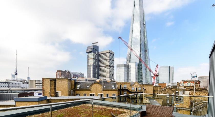 Tooley Street Apartments by Viridian Apartments photo