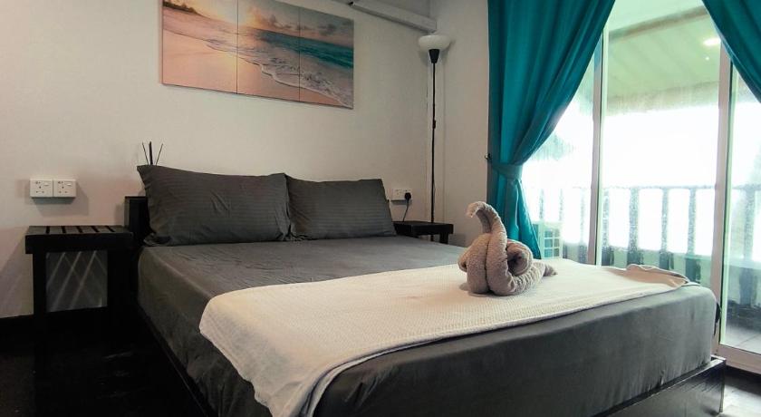Image of Queen Room with Sea View 0