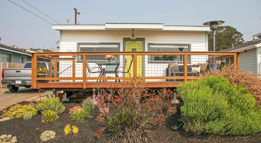 Views of Ocean and Iconic Morro Rock, Beach Cottage