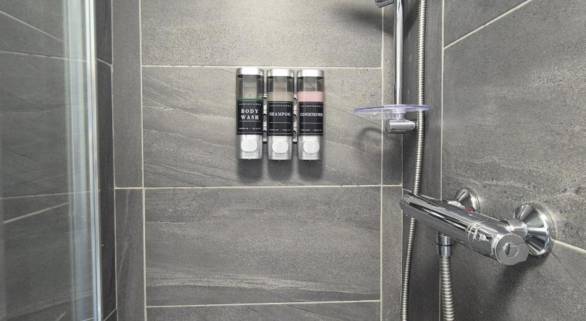 The Burford Hideaway - image 37