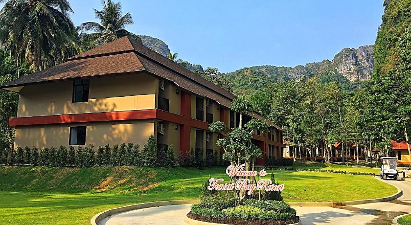 Image of Deluxe Room 3