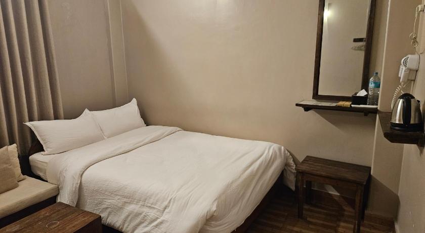 Image of Twin Room with Bathroom 0