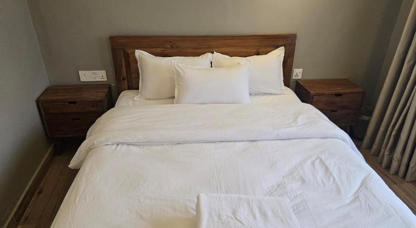Image of Queen Room 3