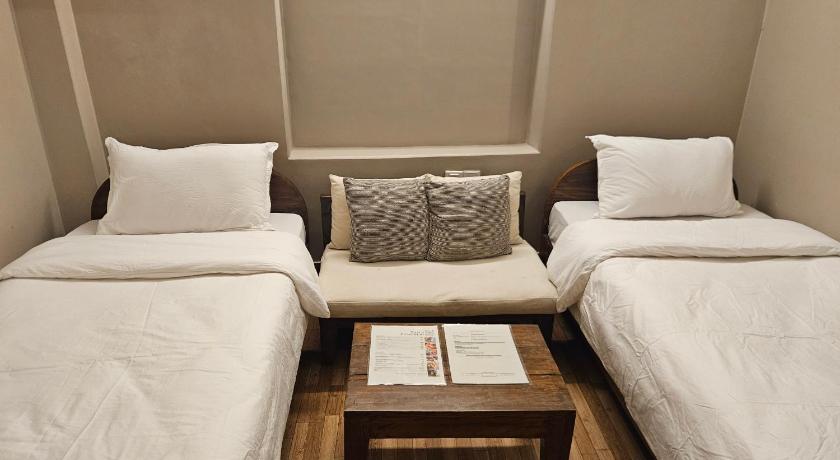 Image of Twin Room with Balcony 5