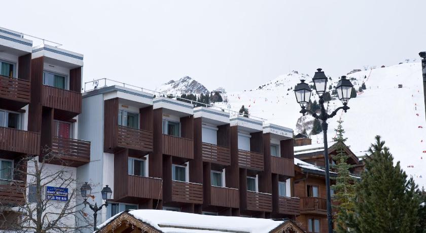 Madame Vacances - Hotel Courchevel Olympic photo