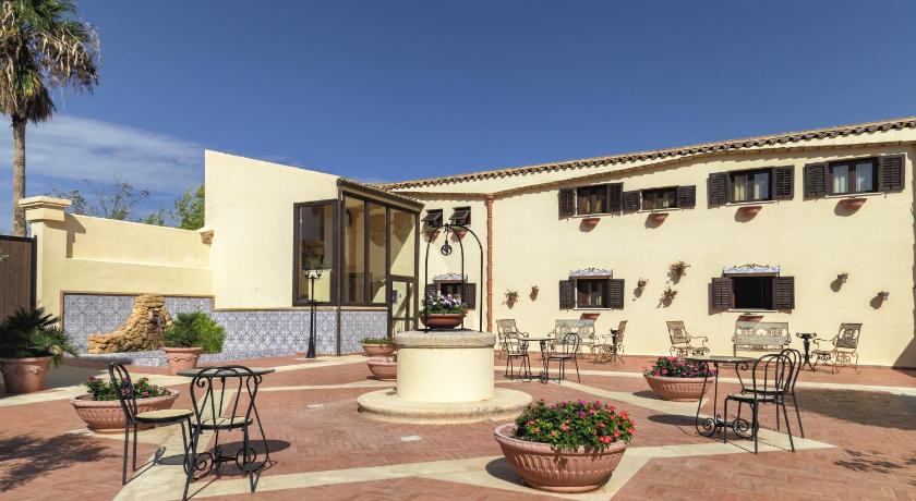 Hotel Foresteria Baglio della Luna photo