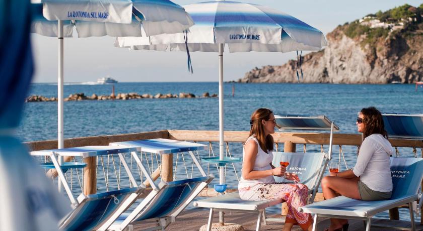 Residence Hotel La Rotonda Sul Mare photo