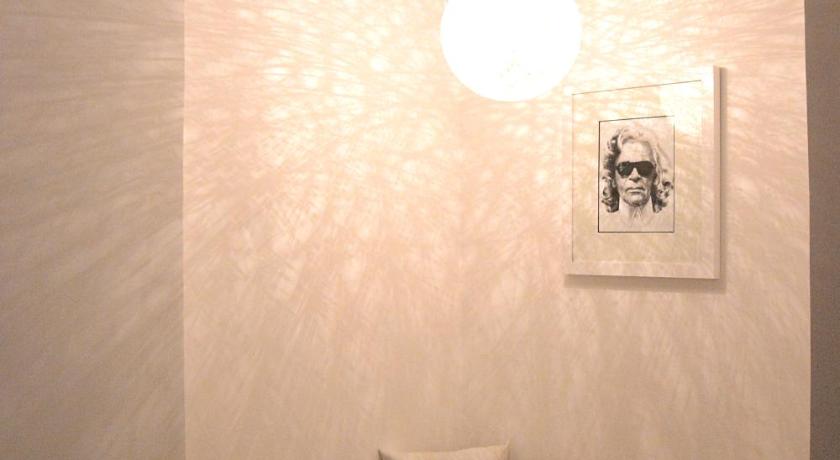 Image of Gauthier Suite 12