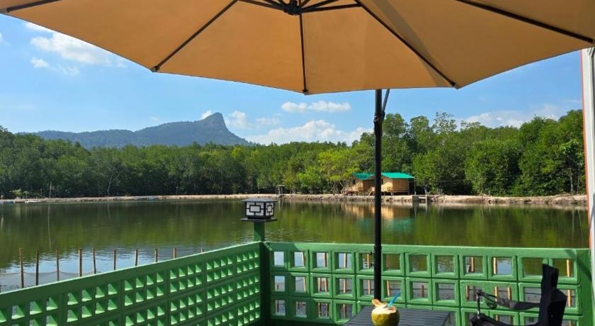 クラビ Aonang Riverside Home ホテル 外観