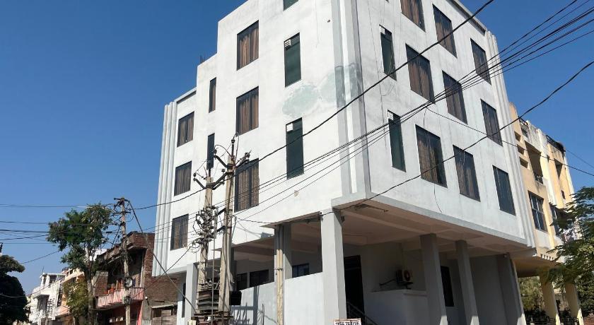 Hotel O by OYO Golden Manor Inn - image 6