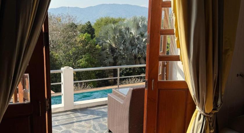 Image of Standard Double Room with Mountain View 5