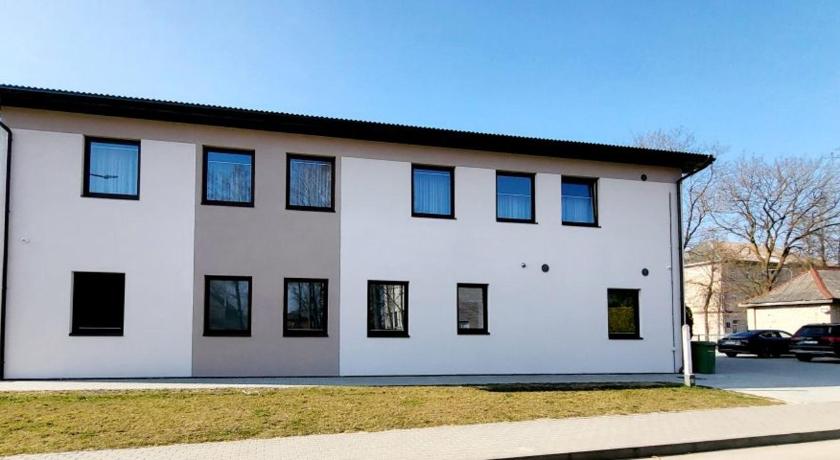 Sveciu namai "Robeda House"