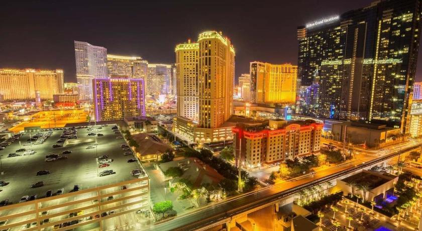 Las Vegas High Floor Strip View Suite& No Resort Fee& Free Valet 4-Star Accommodation view