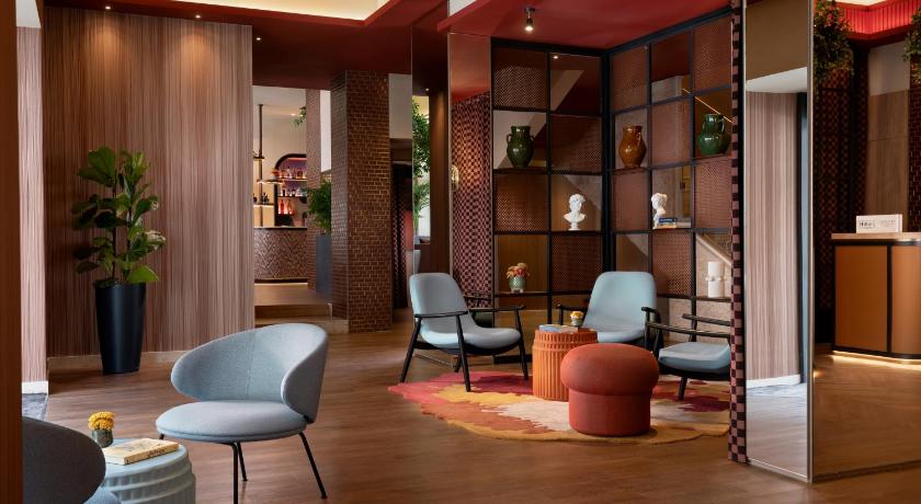 Rome The Spring House Hotel Rome Vatican, Tapestry Collection by Hilton 4-Star Hotel pool