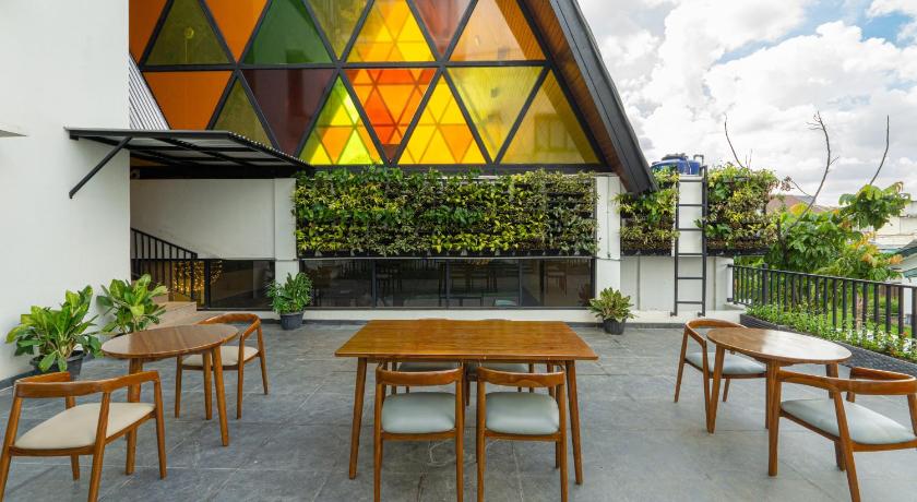 Svarnabumi Hotel - image 13