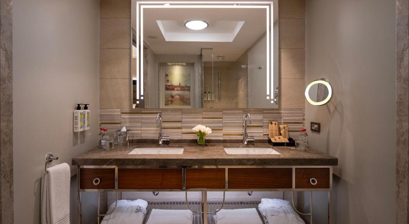 Image of The Artisan Suite 2