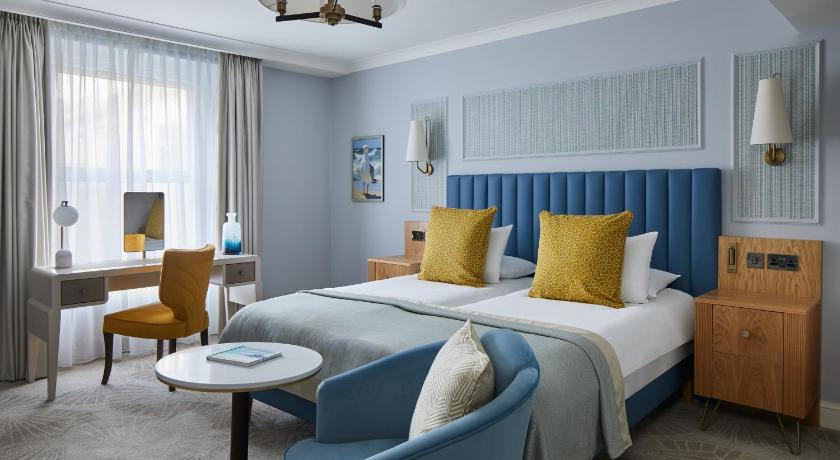 Image of Superior Room 3