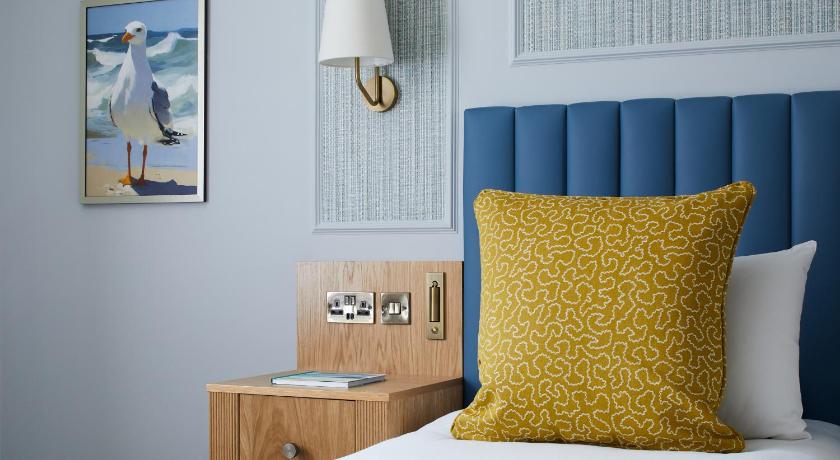 Image of Superior Room 7