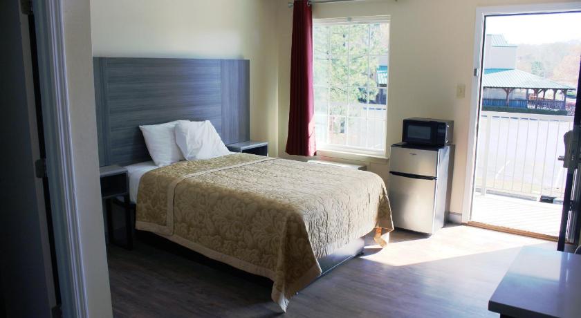 Canton (GA) Homestead Inn Accommodation suite