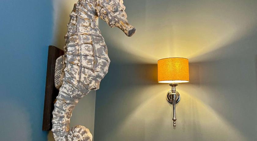 Image of Deluxe King (Carriage House) 9