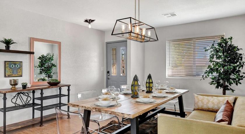 피닉스 (AZ) Poinsettia 2성급 숙소 전망